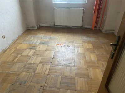Apartament 3 camere , et 2/3,decomandat , 94 mp , centrala termica proprie - foto 8