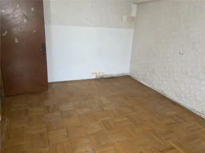 Apartament 3 camere , et 2/3,decomandat , 94 mp , centrala termica proprie - foto 10