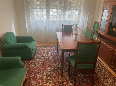 Apartament 2 camere , zona centrala - Scoala nr 10,etaj 1/8  , decomandat - foto 2