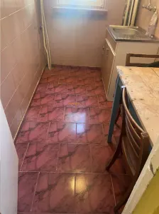 Apartament 4 camere , zona cartier Sud , et 1 , 60 mp , liber - foto 4
