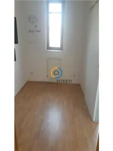 Vila egantă de inchiriat în Centru ideală pentru cabinete, birouri și activități comerciale - foto 11