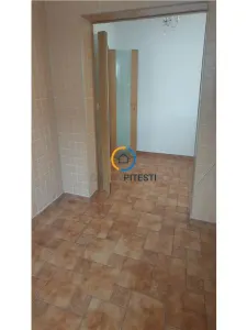Vila egantă de inchiriat în Centru ideală pentru cabinete, birouri și activități comerciale - foto 6