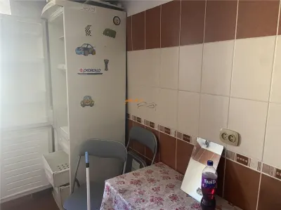 Apartament 2 camere , zona ultracentrala Primaria Focsani, 50 mp , decomandat , liber - foto 3