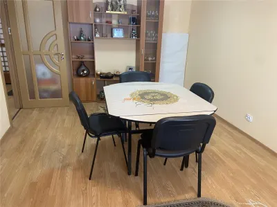 Apartament 3 camere , zona centrala , parter , renovat complet , 72 mp , liber - Focsani