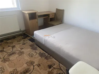 Apartament 2 camere , cartier Sud , decomandat 40 mp , centrala termica proprie , mobilat - foto 14