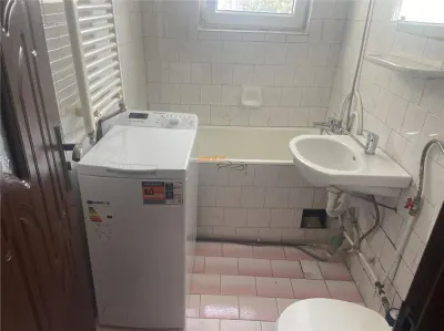 Apartament 2 camere , cartier Sud , decomandat 40 mp , centrala termica proprie , mobilat - foto 8
