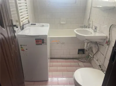 Apartament 2 camere , cartier Sud , decomandat 40 mp , centrala termica proprie , mobilat - foto 9