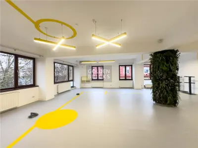 Piata Unirii | Cladire moderna | Versatila | Curte - foto 13