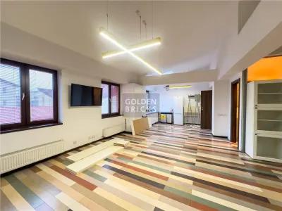 Piata Unirii | Cladire moderna | Versatila | Curte - foto 23