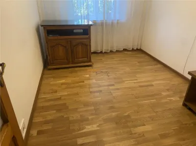 Apartament 3 camere , strada Bucegi - Policlinica 2,   etaj 1/3 , decomandat , imbunatatit - foto 12
