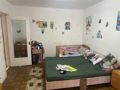 Apartament 2 camere ,zona Gara ,54 mp, etaj 2/4  ,centrala termica proprie - foto 2