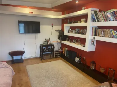 Apartament 3 camere , zona ultracentrala - Unitatea de Pompieri, renovat , mobilat si utilat complet - Focsani