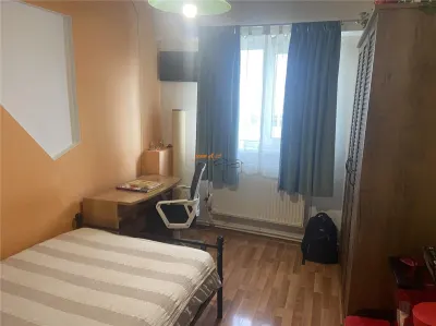Apartament 3 camere , zona ultracentrala - Unitatea de Pompieri, renovat , mobilat si utilat complet - foto 12