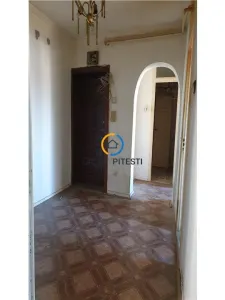 Apartament trei camere Popa Sapca, U-uri, etaj intermediar, liber - foto 3