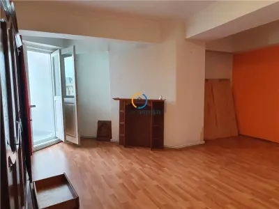 Apartament 4 camere Centru, etaj intermediar/7, liber - foto 3