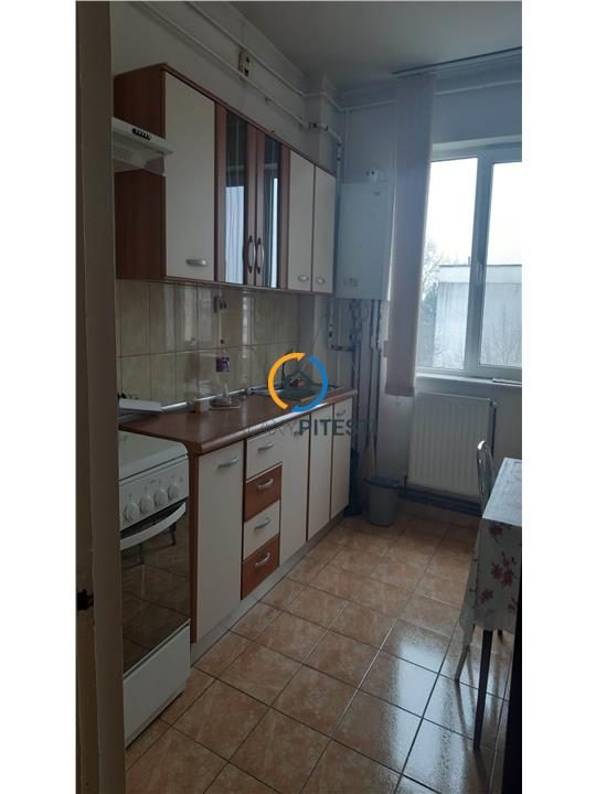 Apartament 3 camere Trivale complex I, cu centrala proprie - Pitesti