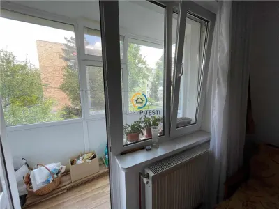 De vanzare apartament 3 camere Calea Bucuresti, etaj 4, cu centrala termica - foto 2