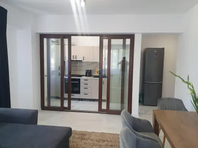 Apartament trei camere bloc nou Exercitiu Stadion, mobilat si utilat complet - Pitesti
