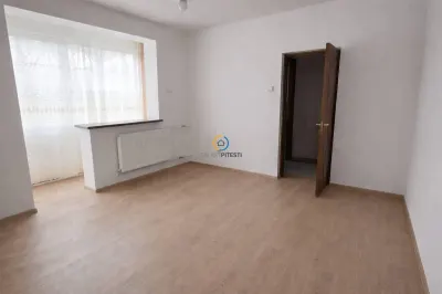 Vânzare apartament 2 camere Craiovei - foto 2