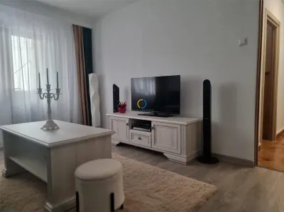 Vanzare apartament 3 camere Nord, mobilat si utilat - foto 2