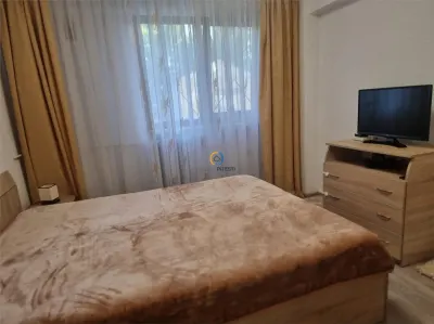 Vanzare apartament 3 camere Nord, mobilat si utilat - foto 4