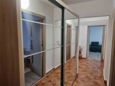 Vanzare apartament 3 camere Nord, mobilat si utilat - foto 6