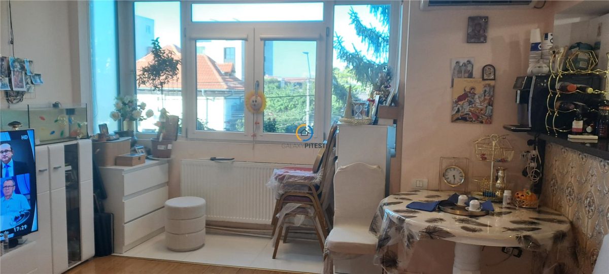 Apartament doua camere etaj intermediar, zona centrala, renovat - Pitesti