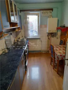 Apartament 3 camere balcon pivnita zona Vasile Aaron - foto 4