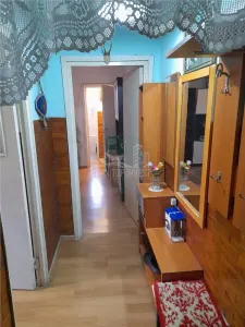 Apartament 3 camere balcon pivnita zona Vasile Aaron - foto 7