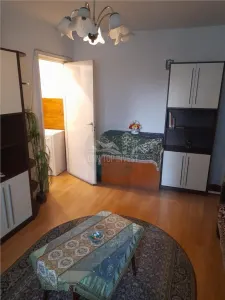 Apartament 3 camere balcon pivnita zona Vasile Aaron - foto 9