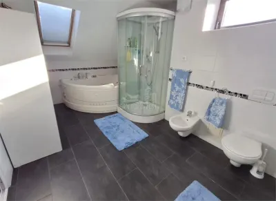 Casa de lux cu 4 camere garaj in zona Tilisca - foto 6