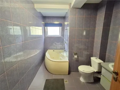 Apartament 3 camere 2 bai parcare zona Strand - foto 19