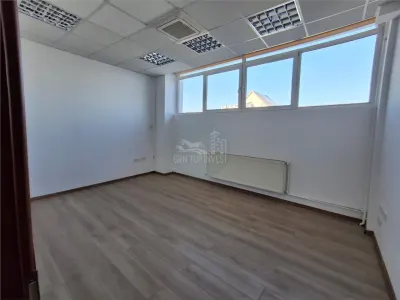 Cladire birouri 900mp 14 locuri parcare zona Piata Cluj - foto 5