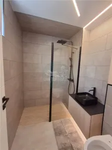 Apartament de LUX  2 camere decomandat pivnita zona Strand - foto 4
