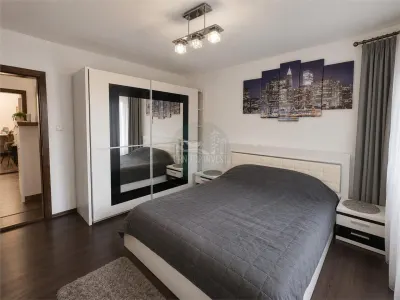 Casa individuala 6 camere pivnita 200mp curte zona Selimbar - foto 17