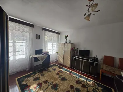 Apartament 2 camere la casa pivnita teren Zona Cibin - foto 3