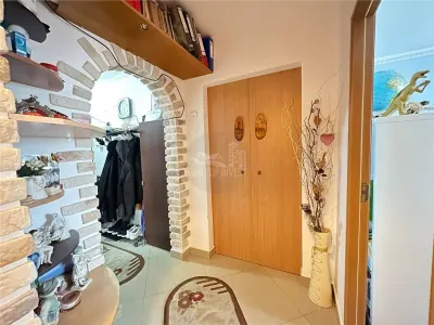 Apartament 3 camere decomandat zona Vasile Aaron - foto 14