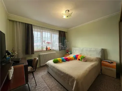 Apartament 3 camere decomandat zona Vasile Aaron - foto 6
