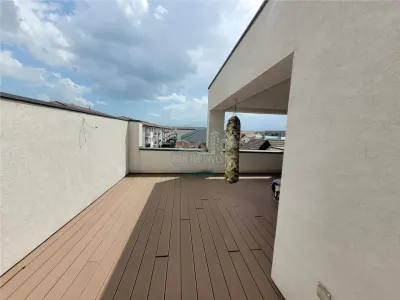 Casa moderna tip triplex 4 camere zona Selimbar - foto 12