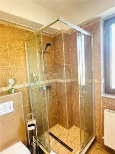 Hotel 4 studiouri 4 camere duble parcare zona Centrala - foto 9