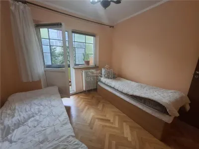 Apartament 4 camere decomandat 2 balcoane pivnita zona Rahovei - foto 7