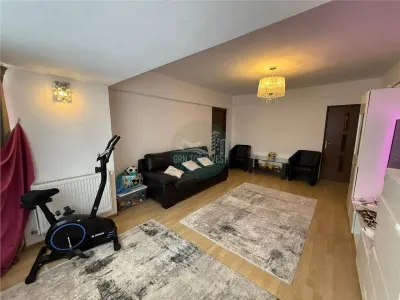 Apartament decomandat cu 3 camere si 2 bai in Turnisor - foto 1