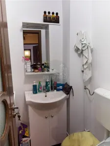 Apartament decomandat cu 3 camere si 2 bai in Turnisor - foto 10