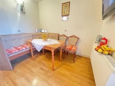 Apartament decomandat cu 2 camere zona Vasile Aaron - foto 21