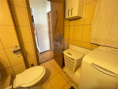 Apartament decomandat cu 2 camere zona Vasile Aaron - foto 10