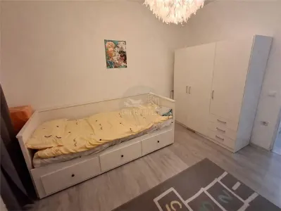 Apartament 3 camere 2 bai 75mp gradina zona Selimbar - foto 9