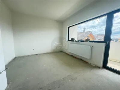 Apartament la etajul 1 cu 2 camere in Selimbar - foto 4