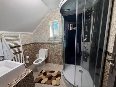 Casa individuala 5 camere 2 bai zona Terezian - foto 12