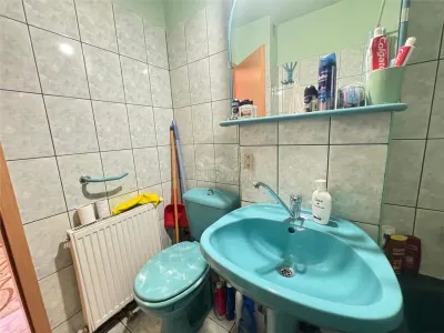 Apartament decomandat 3 camere cu 2 balcoane zona Valea Aurie - foto 11