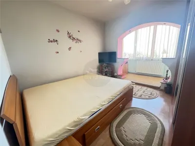 Apartament decomandat 3 camere cu 2 balcoane zona Valea Aurie - foto 19
